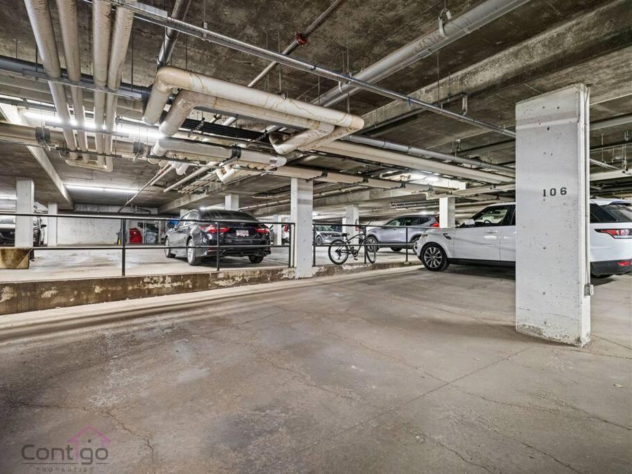 Urban Pop Loft, Near Ice District, Ug Parking Apartment เอดมันตัน ภายนอก รูปภาพ